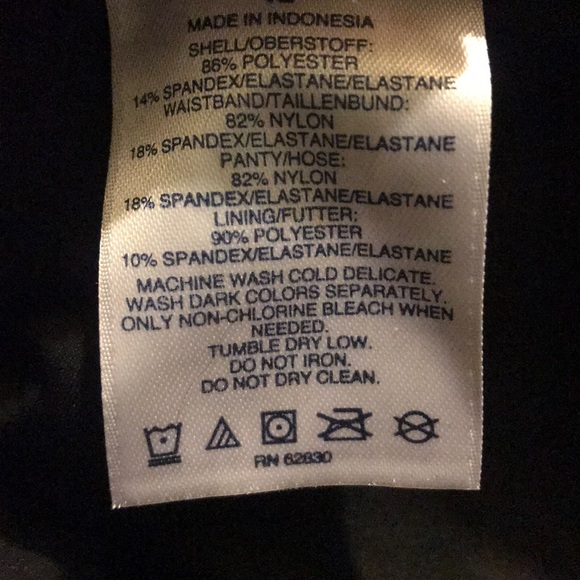 NWOT Lands end Comfort Waist 9" Board Shorts - Picture 3 of 4